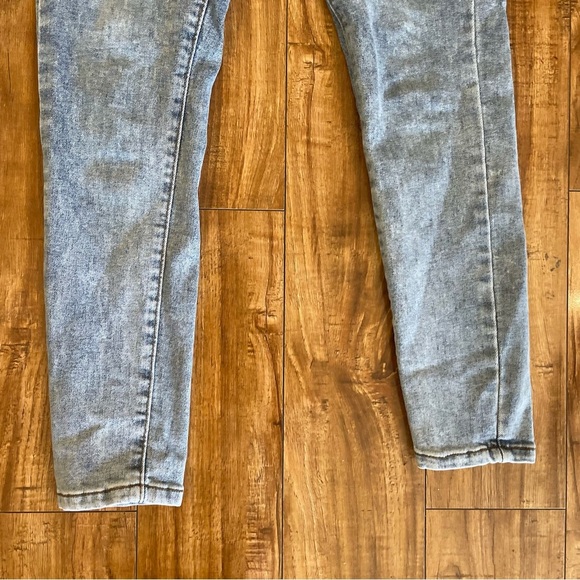 LOVE SOHO Women’s Light Blue High-Waisted Skinny Jeans Size 5 - Picture 7 of 12